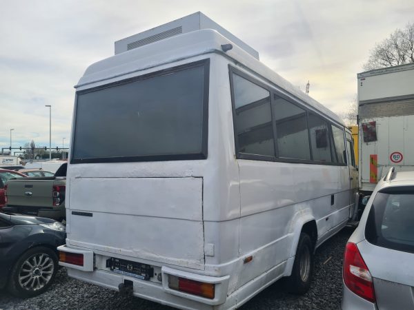 Mercedes Benz 711 d ka 22 places – Image 6