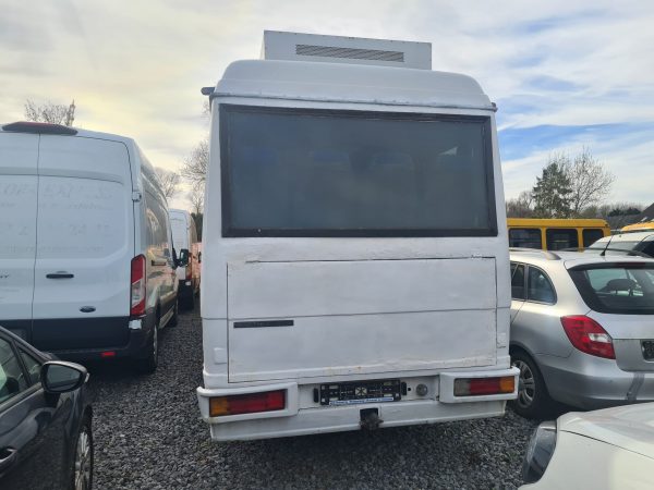 Mercedes Benz 711 d ka 22 places – Image 4