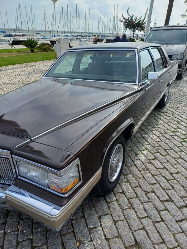 CADILLAC Fleetwood – Image 6