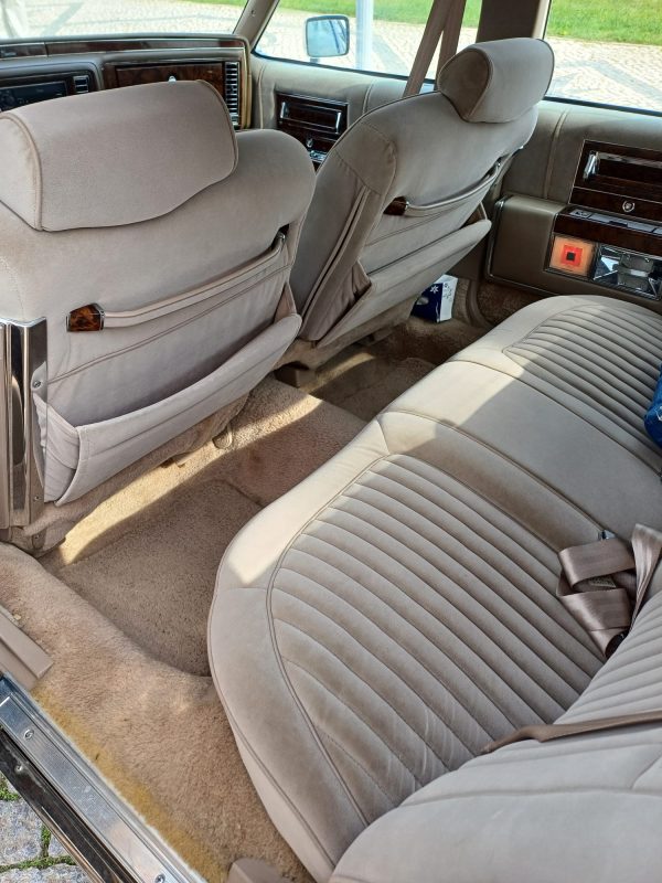 CADILLAC Fleetwood – Image 11